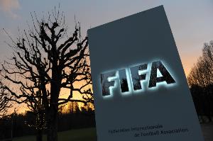 FIFA官方：将磋商要求俱乐部一线队始终至少派1名本土U20上场比赛