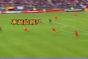 当年央视童可欣把皮克认成劳尔，男解说补充：皇马队长