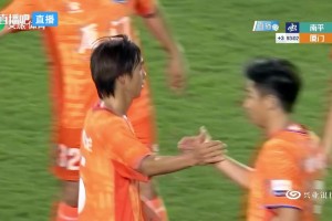 真冷静啊！陈海龙禁区内连续假动作摆脱后破门，助厦门队4比0领先