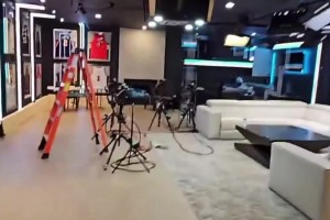 有真好啊！大将军展示自家工作室：球衣收藏+影音设备齐全~