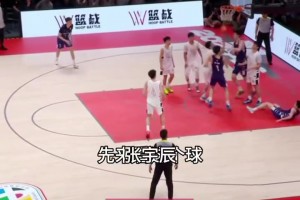 乳臭未干！杨瀚森2020年代表淄博十一中参加耐高联赛影像