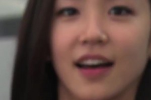 变熟女了笑容还是那么甜！曾经一笑成名的韩国美女主播张睿元