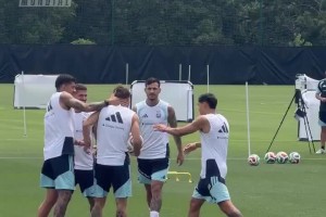 震惊！阿根廷队内训练“霸凌”，梅西视而不见