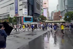 日本绝平！信号灯一结束日本民众疯狂涌向涩谷十字路口庆祝