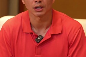 片尾有彩蛋于嘉：续里夫斯是给东契奇诚意！老詹去哪看他自己