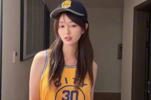 女主播小七：回到家就收到了一份我库的礼物！
