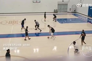 马卢阿奇曾用中文对杨瀚森说“一路平安”，这发音比很多人都标准