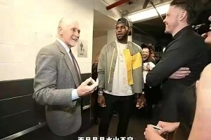 维金斯中国行经典展现弹跳，原地起跳轻轻松松封顶！