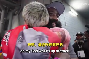 老詹在播客现场听球迷报队名洋基队也太离谱了……